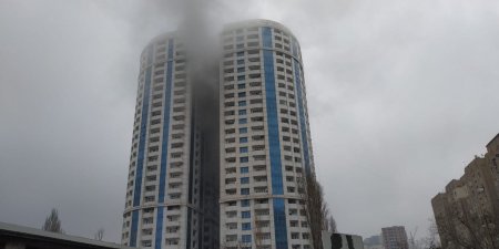 Kəmaləddin Heydərovla Əli Həsənovun yanan bina ilə bağlı anlaşması - TƏFƏRRÜAT Kəmaləddin Heydərovla Əli Həsənovun yanan bina ilə bağlı anlaşması - TƏFƏRRÜAT