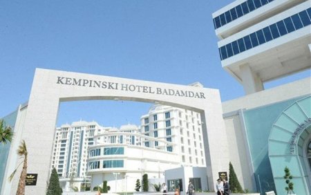 Kəmaləddin Heydərovla Əli Həsənovun yanan bina ilə bağlı anlaşması - TƏFƏRRÜAT Kəmaləddin Heydərovla Əli Həsənovun yanan bina ilə bağlı anlaşması - TƏFƏRRÜAT